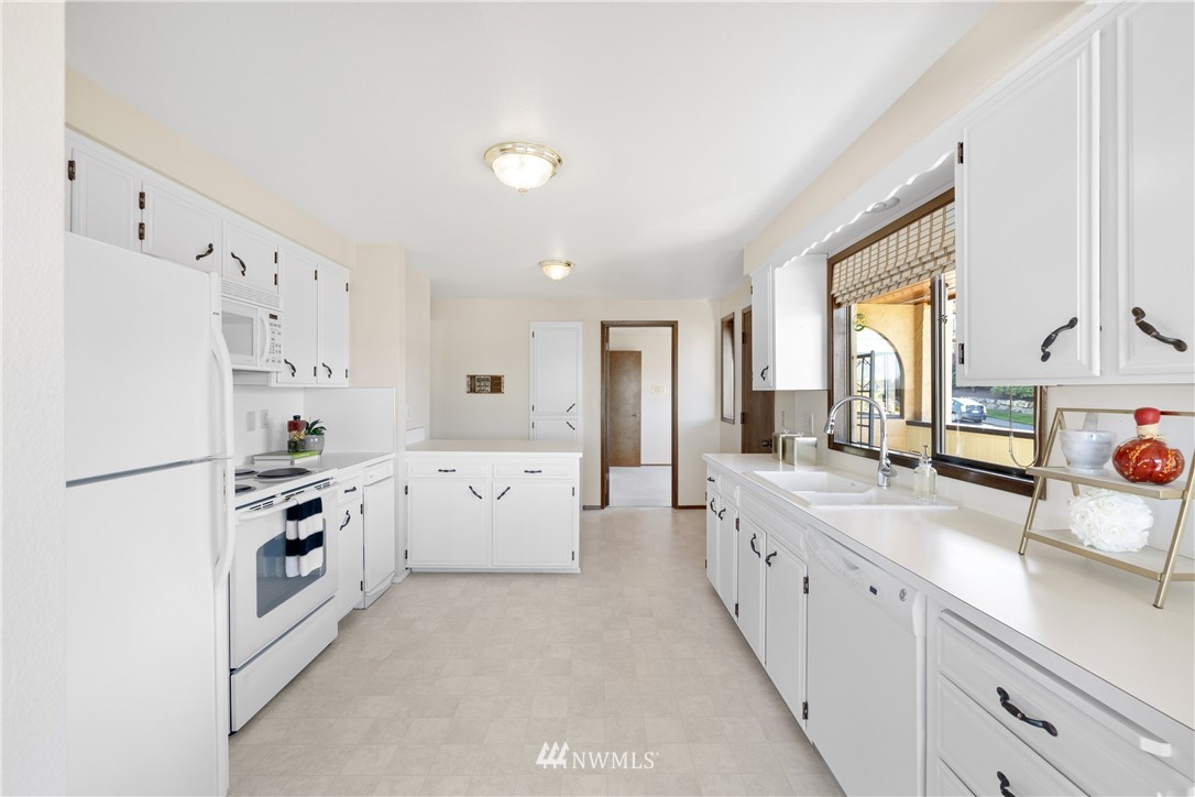 523 Maple Street, Unit 101 Edmonds, WA 98020 - Photo 19 of 40 Gallery Image 19
