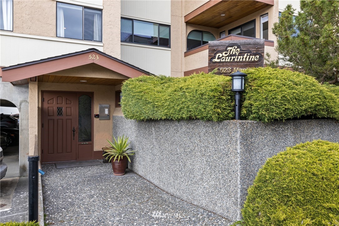 523 Maple Street, Unit 101 Edmonds, WA 98020 - Photo 3 of 40 Gallery Image 3