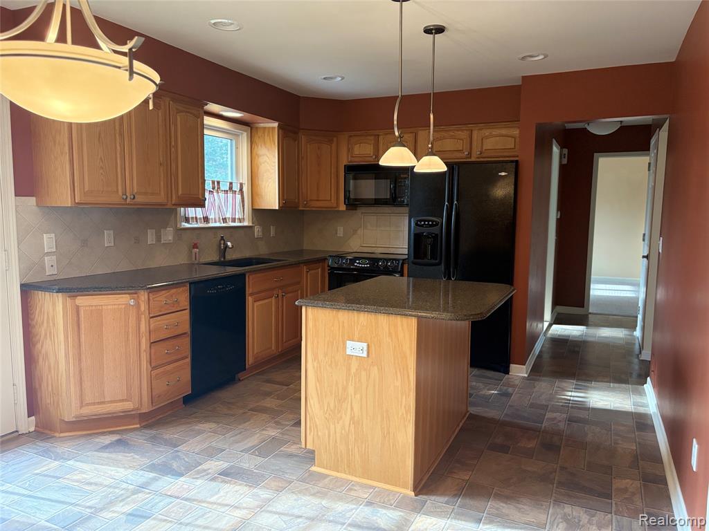 45289 Rudgate Road Canton, MI 48188 - Photo 11 of 16 Gallery Image 11