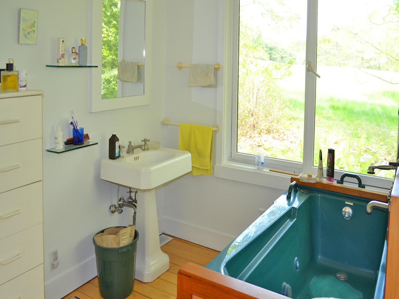 211 Benner Road Bristol, ME 04539 - Photo 12 of 15 Bathroom 1280