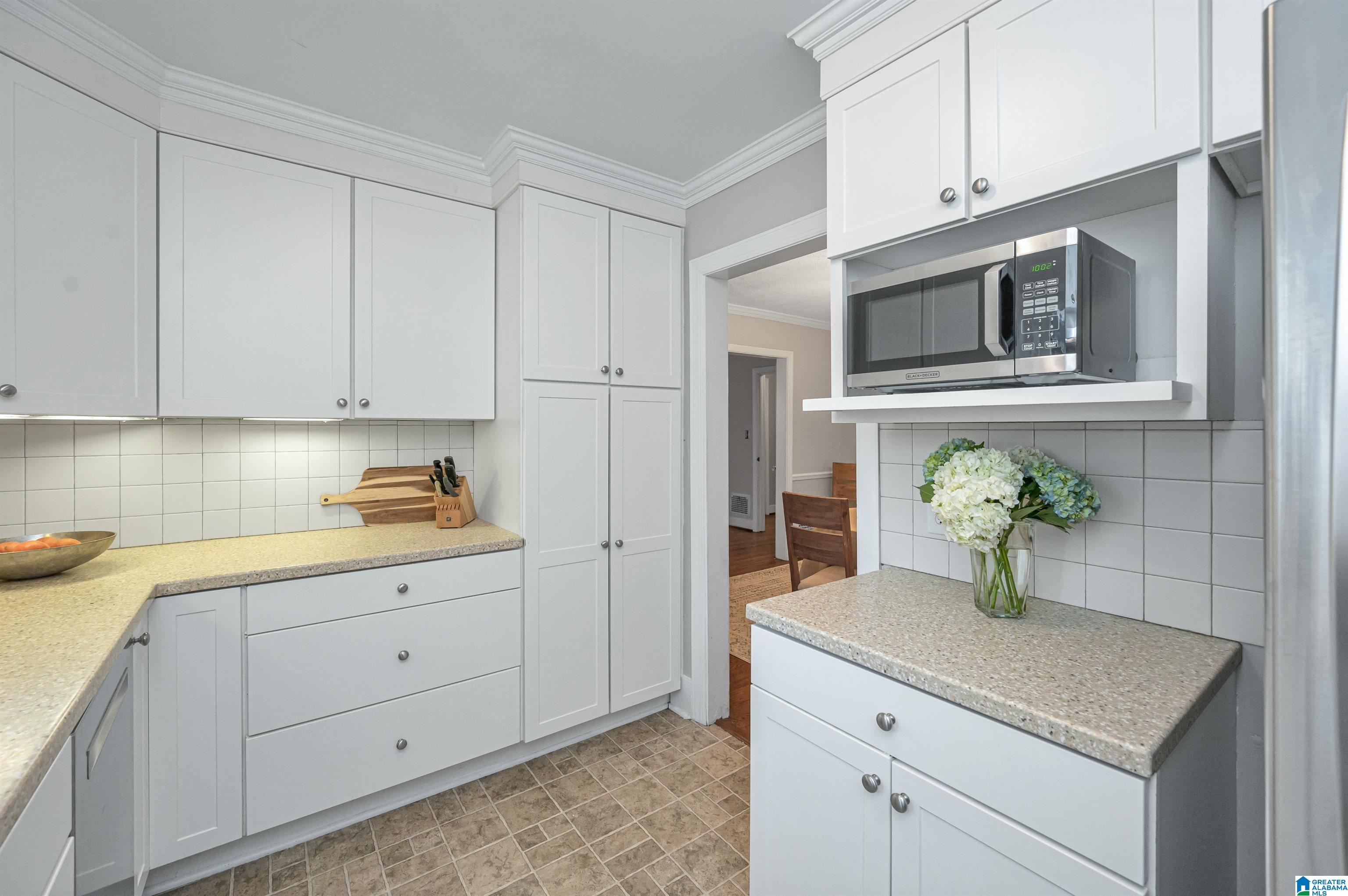 1833 Windsor Boulevard Birmingham, AL 35209 - Photo 13 of 39