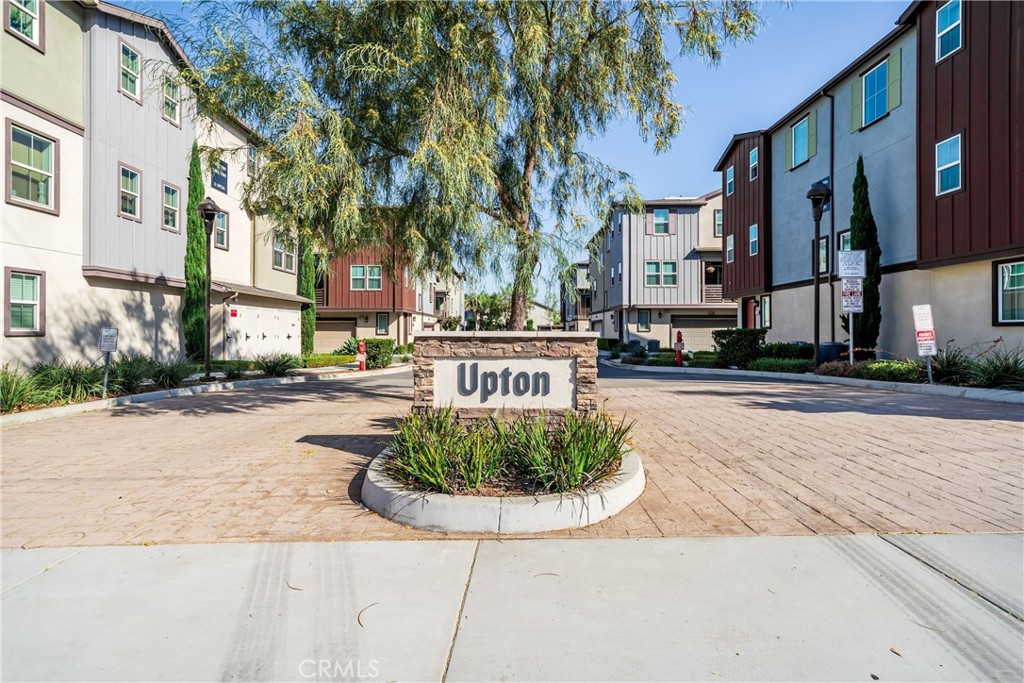 17868 Upton Carson, CA 90746 - Photo 3 of 27 Gallery Image 3