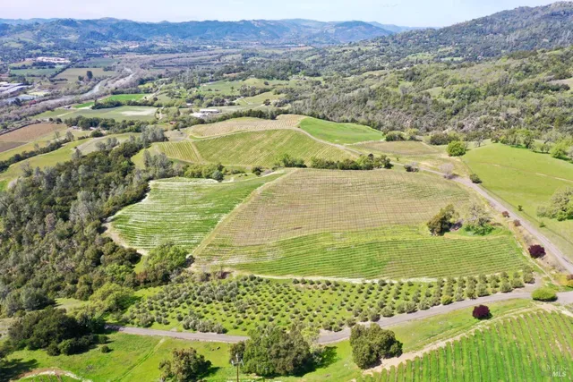 $13,900,000 | 25500 River Road, Cloverdale, CA 95425