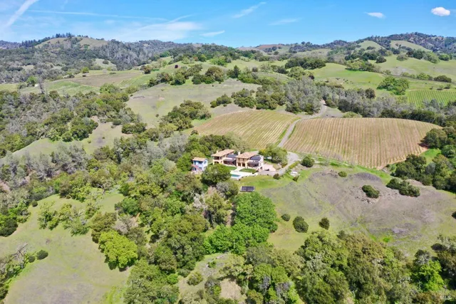 $13,900,000 | 25500 River Road, Cloverdale, CA 95425