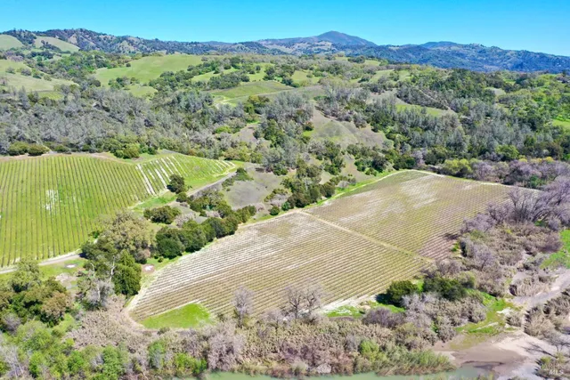 $13,900,000 | 25500 River Road, Cloverdale, CA 95425