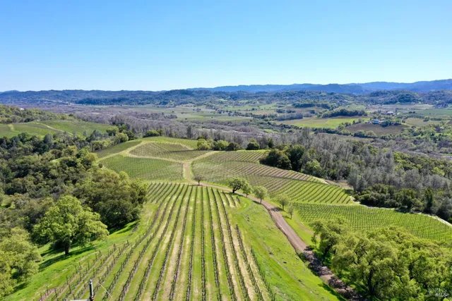 $13,900,000 | 25500 River Road, Cloverdale, CA 95425