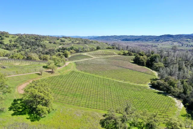 $13,900,000 | 25500 River Road, Cloverdale, CA 95425