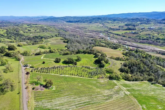 $13,900,000 | 25500 River Road, Cloverdale, CA 95425