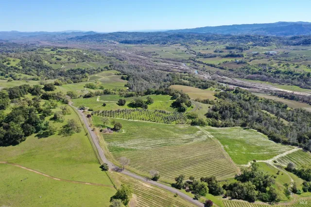 $13,900,000 | 25500 River Road, Cloverdale, CA 95425