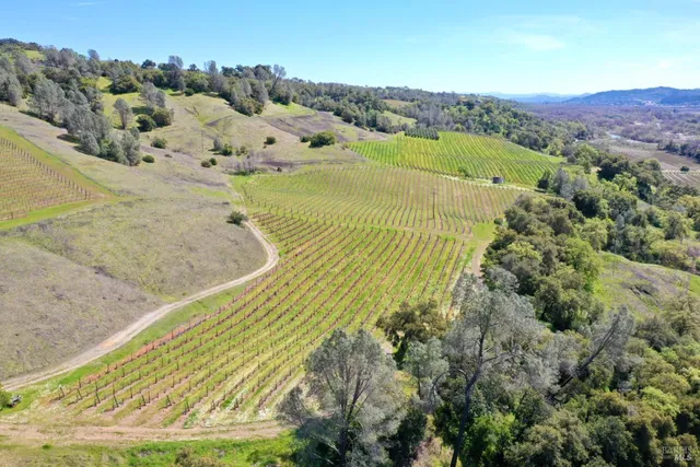 $13,900,000 | 25500 River Road, Cloverdale, CA 95425