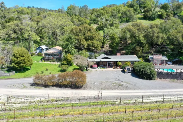 $13,900,000 | 25500 River Road, Cloverdale, CA 95425