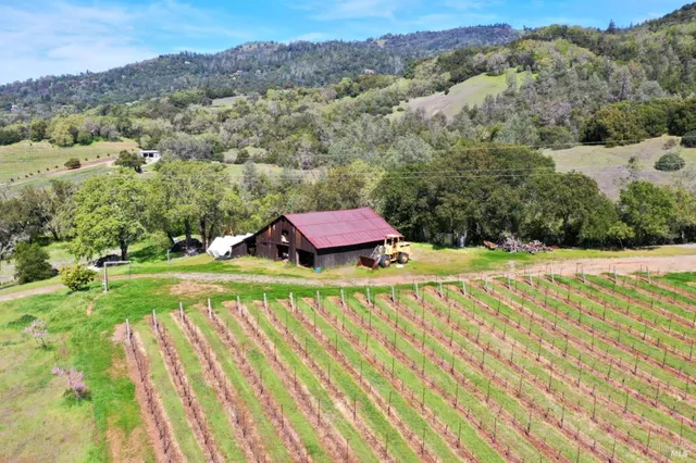 $13,900,000 | 25500 River Road, Cloverdale, CA 95425
