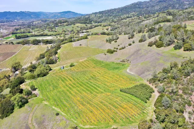 $13,900,000 | 25500 River Road, Cloverdale, CA 95425