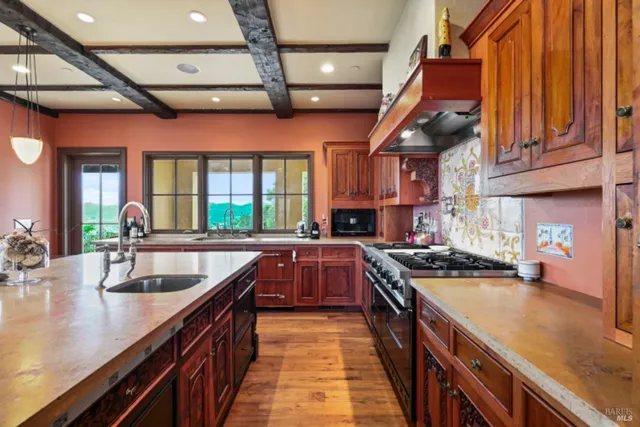 $13,900,000 | 25500 River Road, Cloverdale, CA 95425