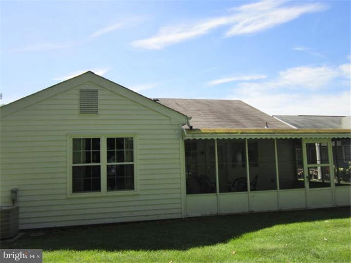 6 Mayfair Road Southampton, NJ 08088 - Photo 12 of 13 Exterior Back