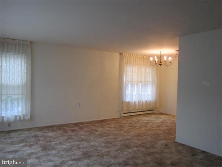 6 Mayfair Road Southampton, NJ 08088 - Photo 3 of 13 Living Room