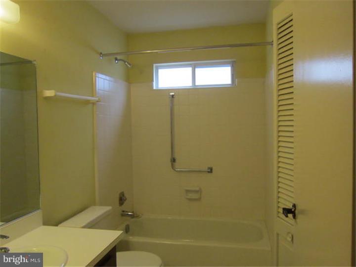 6 Mayfair Road Southampton, NJ 08088 - Photo 8 of 13 Bathroom