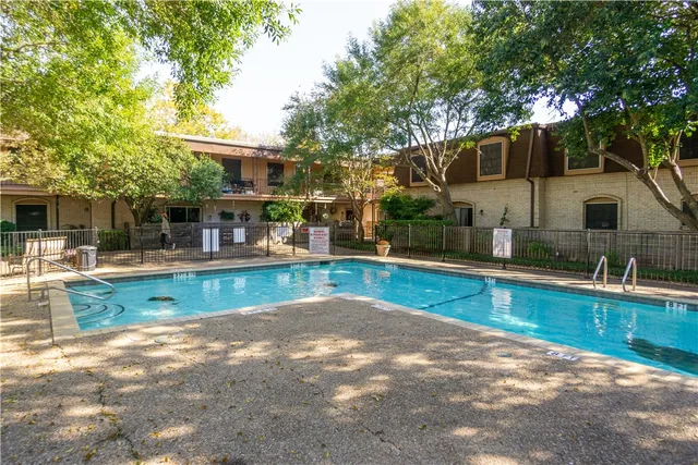 $1,500 | 7801 Shoal Creek Boulevard, Unit 127, Austin, TX 78757