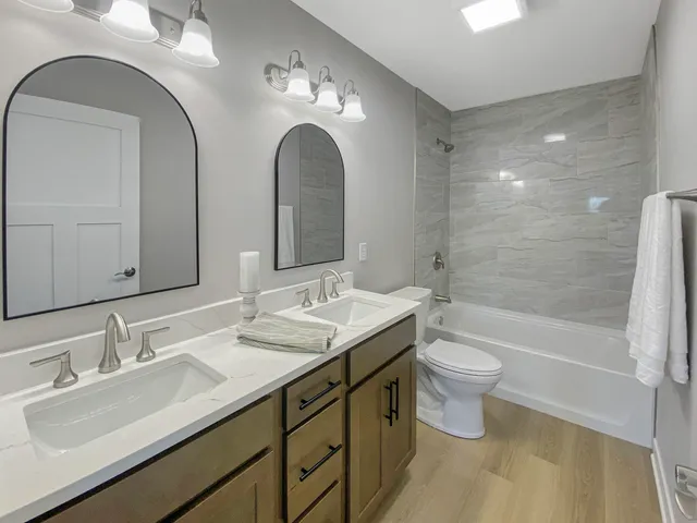 $559,900 | 4327 29th Street, Kenosha, WI 53144