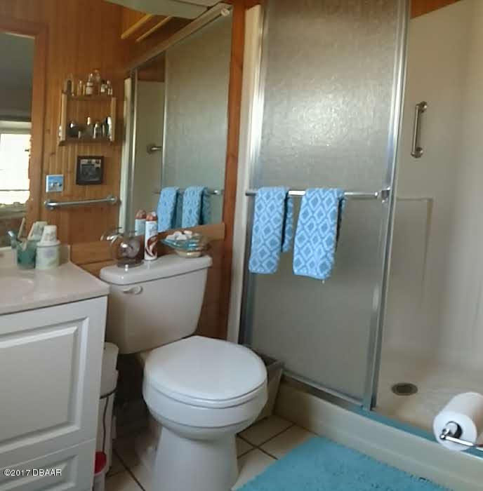 3542 Creekside Road, Unit F Port Orange, FL 32129 - Photo 7 of 15 Creekside master bath