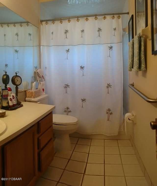 3542 Creekside Road, Unit F Port Orange, FL 32129 - Photo 9 of 15 Creekside guest bath