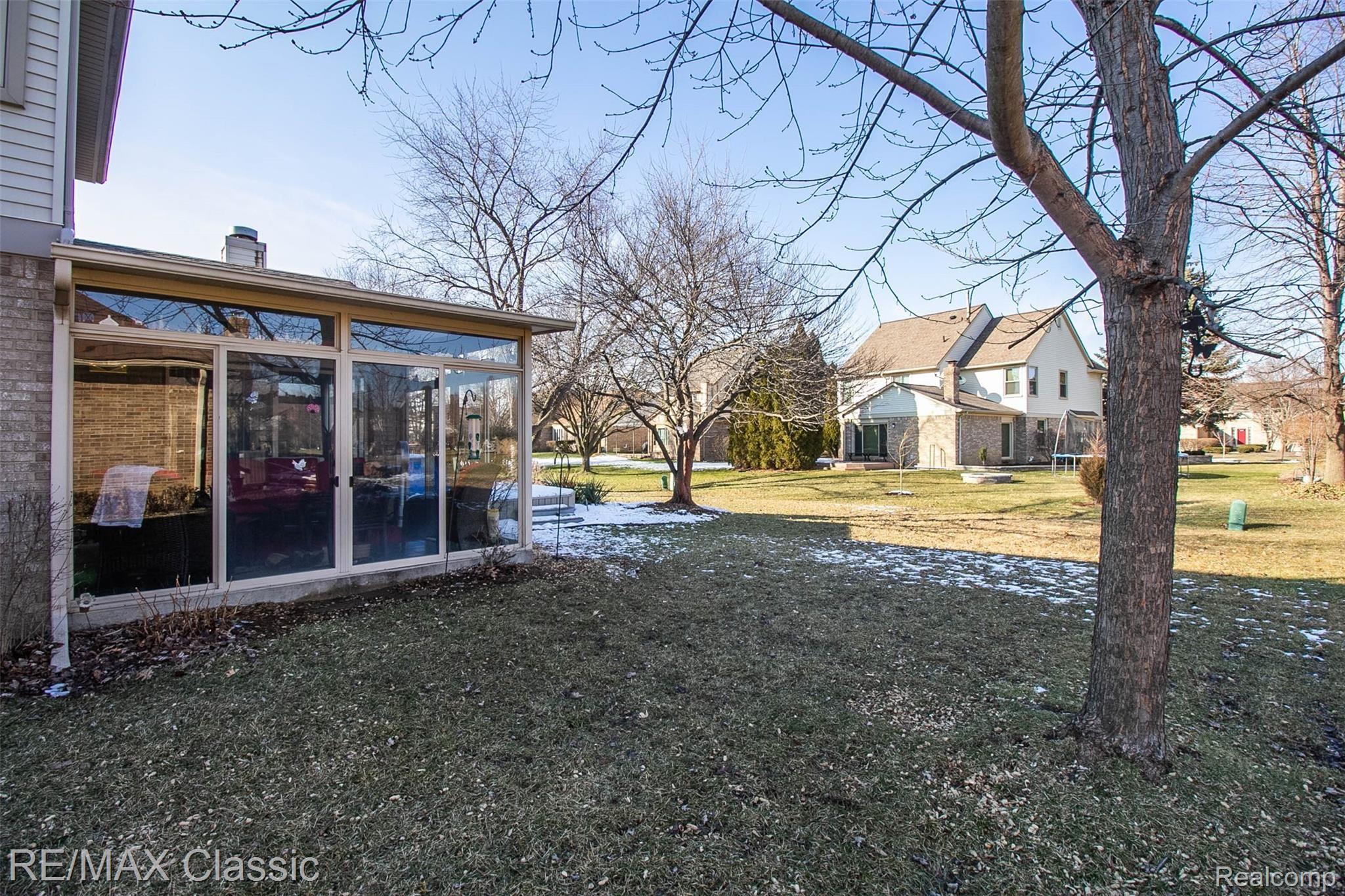 45090 Glengarry Road Canton, MI 48188 - Photo 44 of 49 42.jpg