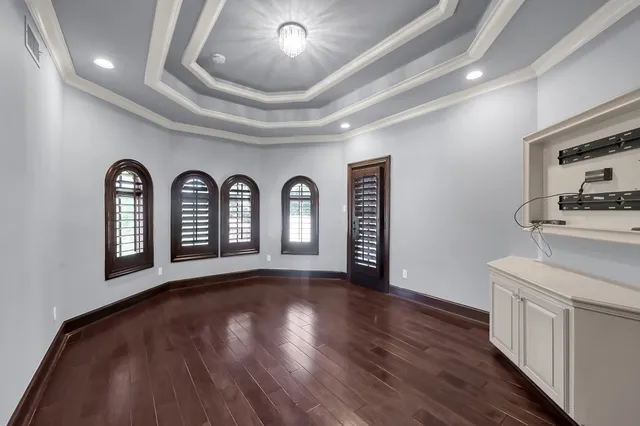 $3,300,000 | 43 Philbrook Way, The Woodlands, TX 77382