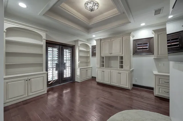 $3,300,000 | 43 Philbrook Way, The Woodlands, TX 77382