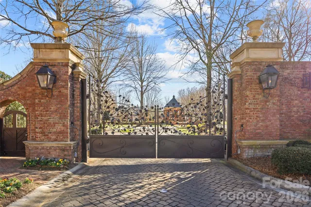 $1,290,000 | 3533 Blackhorse Lane, Charlotte, NC 28210