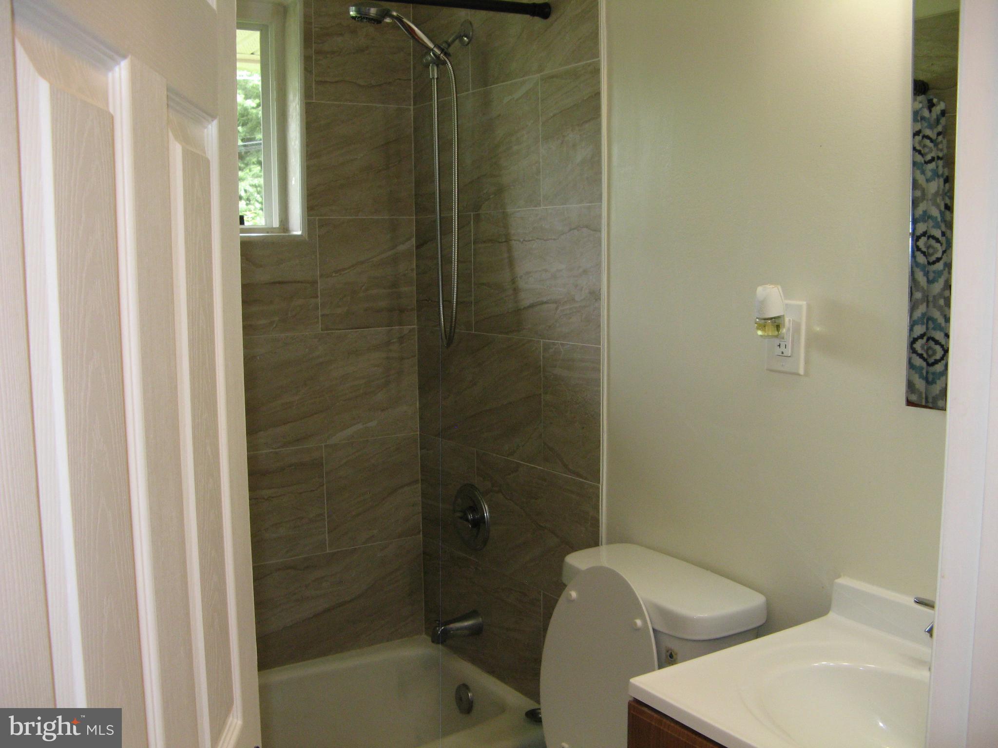 7308 Floyd Avenue Springfield, VA 22150 - Photo 12 of 17 Bath
