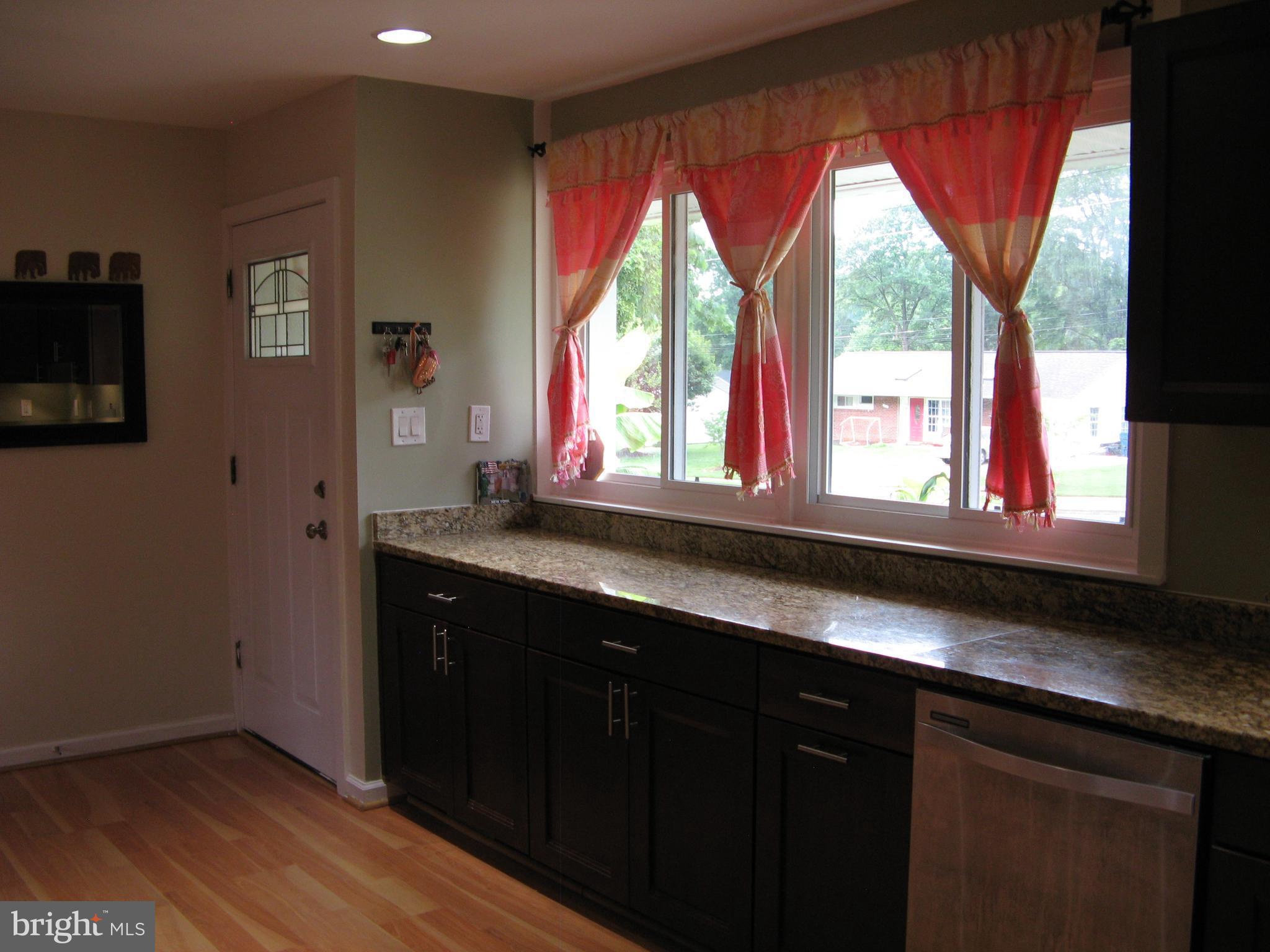 7308 Floyd Avenue Springfield, VA 22150 - Photo 7 of 17 Kitchen