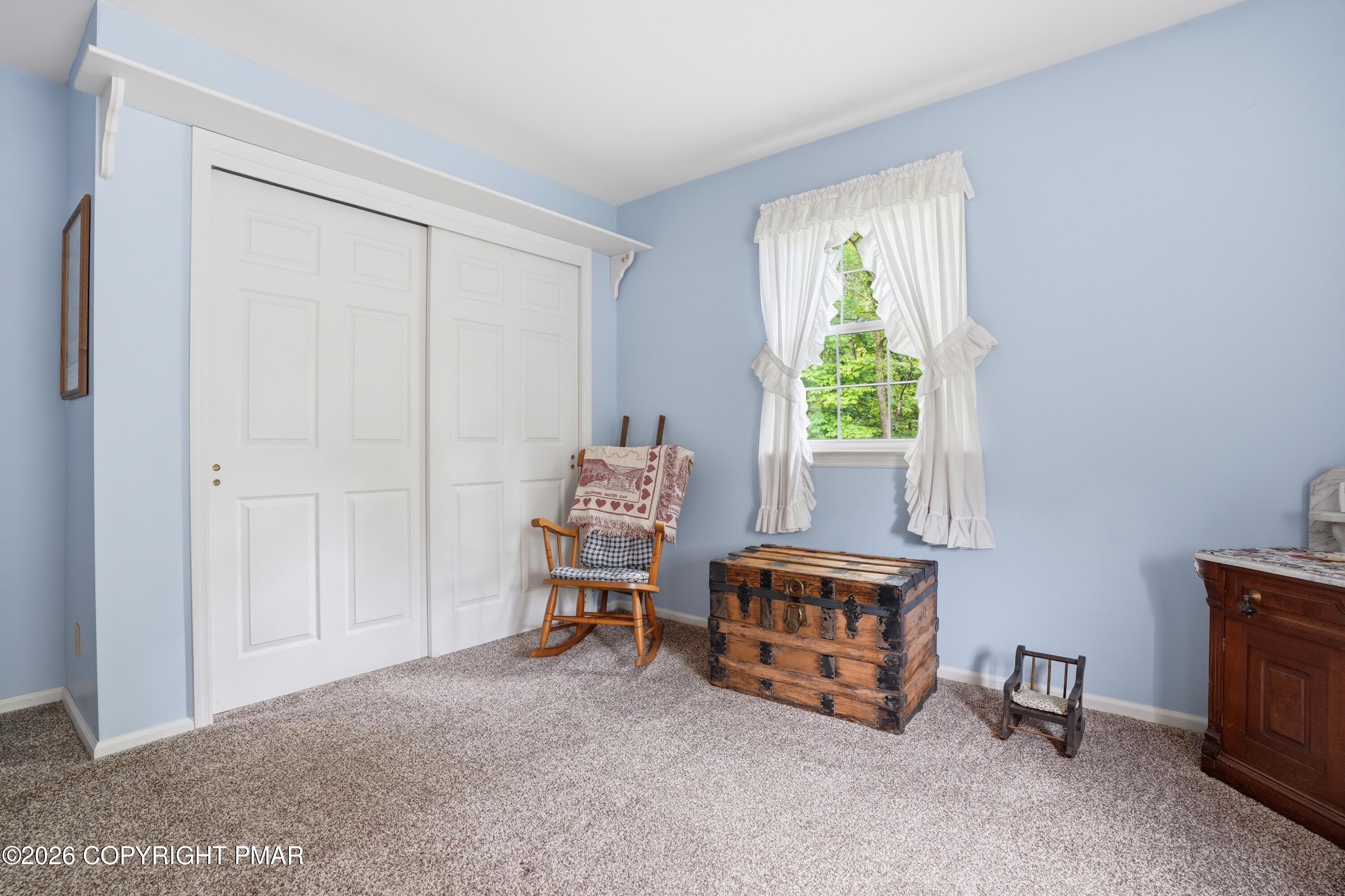 14 Minsi Road Delaware Water Gap, PA 18327 - Photo 31 of 75 10 3rd Bed (2)