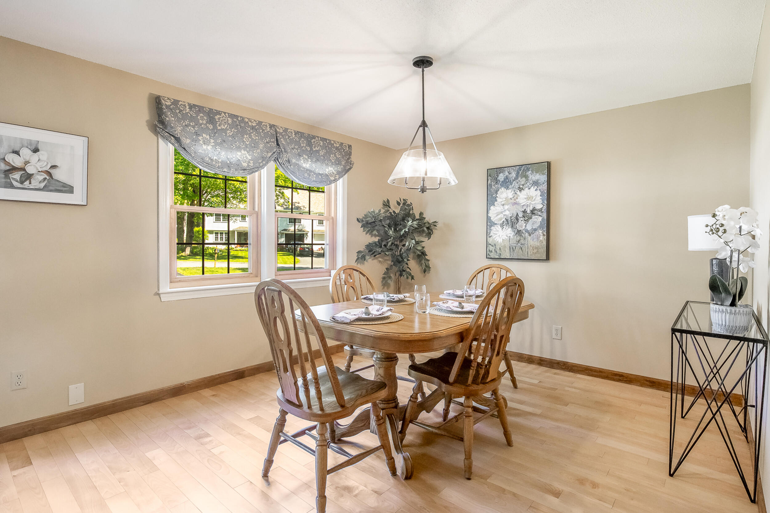 51 Beaver Dam Road South Berwick, ME 03908 - Photo 2 of 45 Dining Room