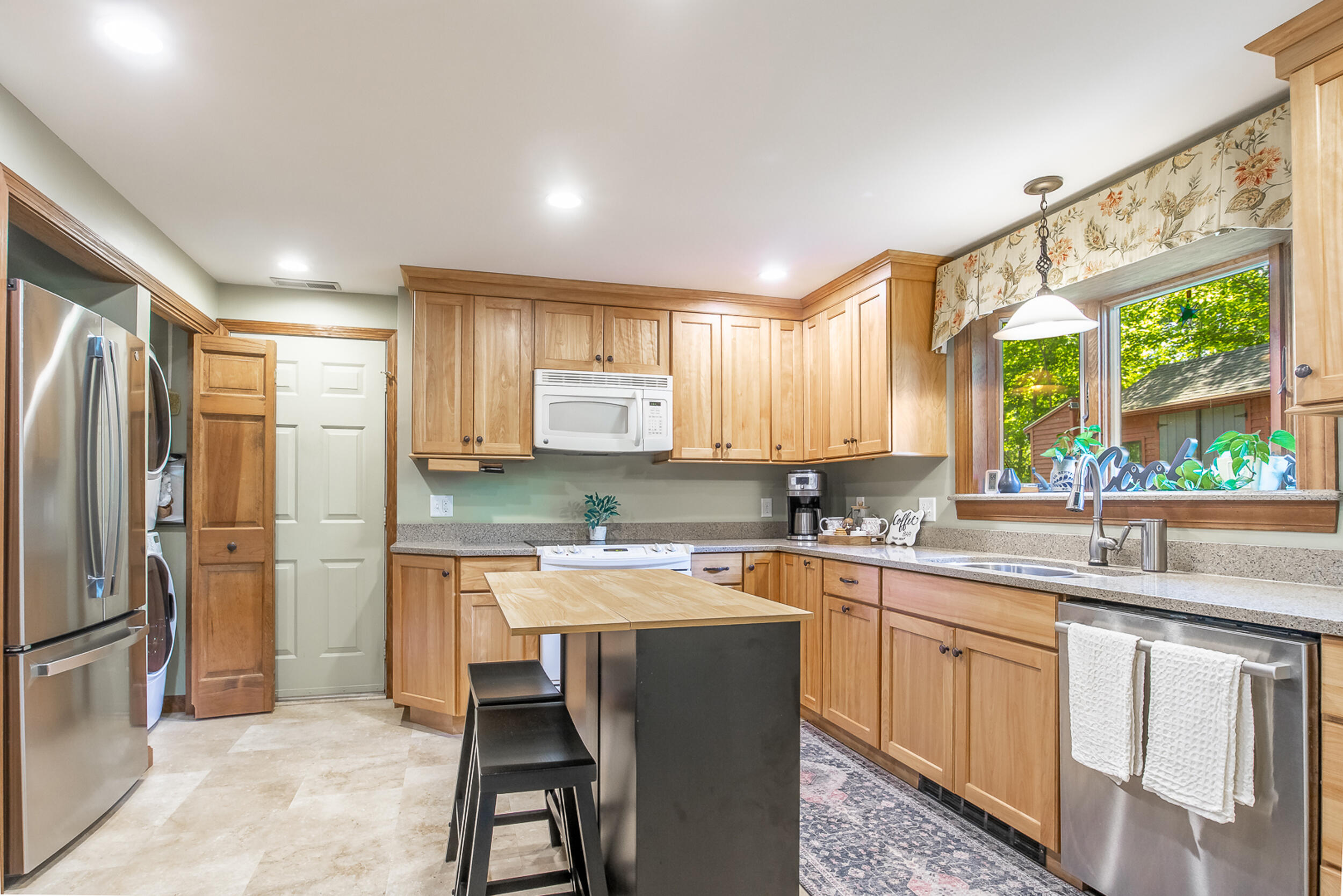 51 Beaver Dam Road South Berwick, ME 03908 - Photo 4 of 45 Kitchen