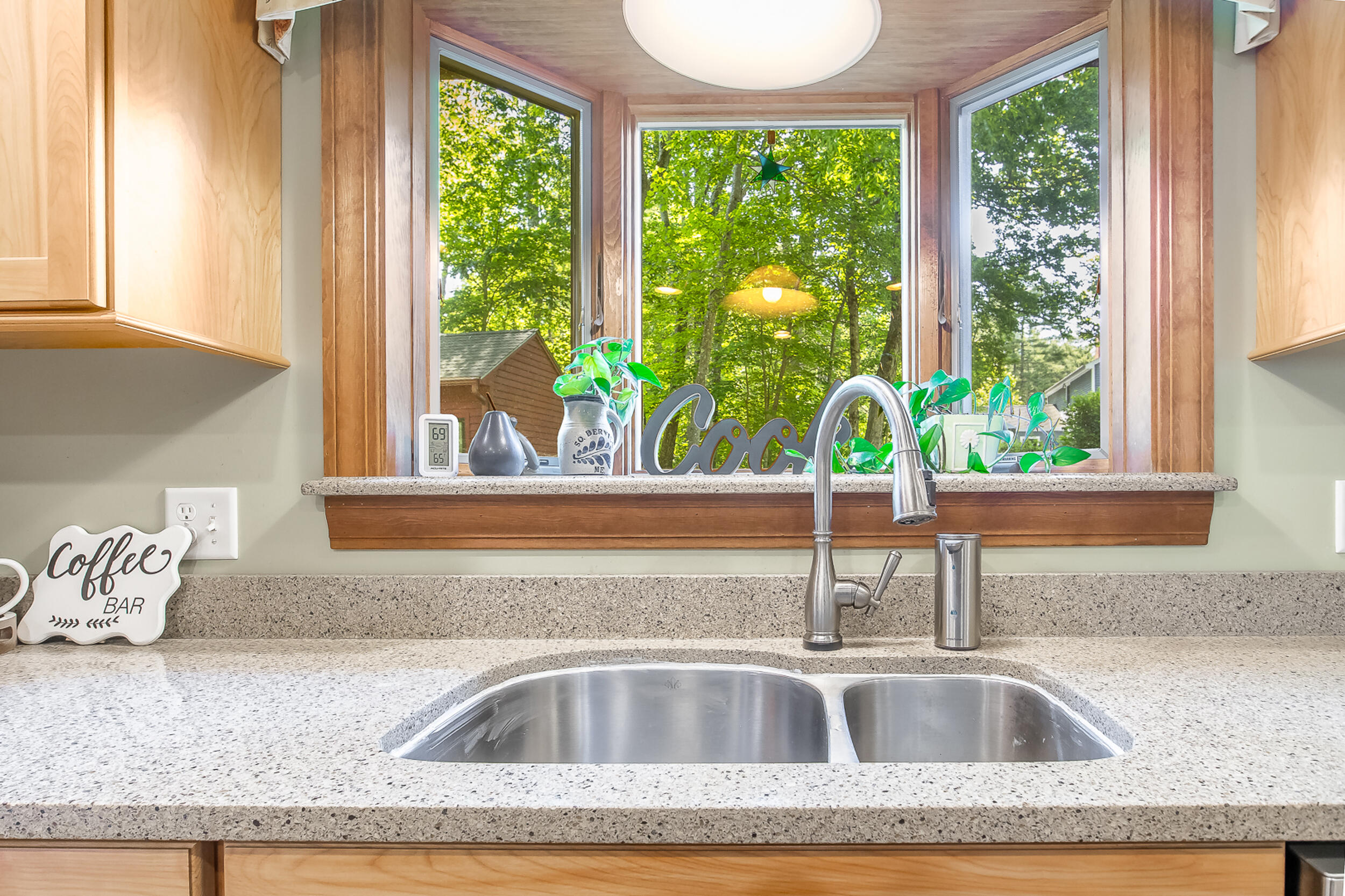 51 Beaver Dam Road South Berwick, ME 03908 - Photo 7 of 45 Kitchen