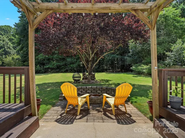 $475,000 | 18001 Bluff Inlet Road, Cornelius, NC 28031