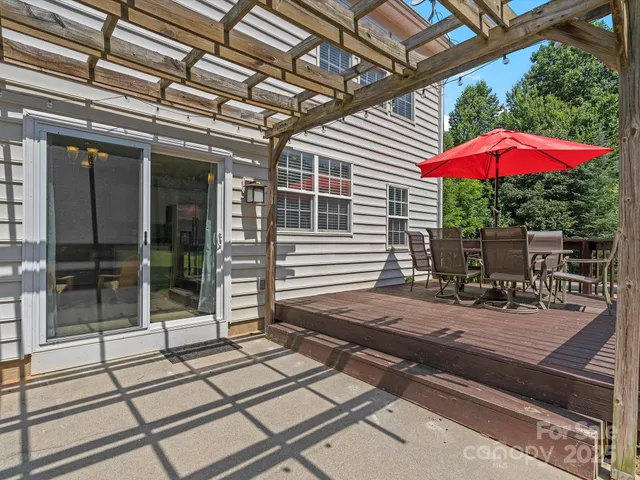 $475,000 | 18001 Bluff Inlet Road, Cornelius, NC 28031