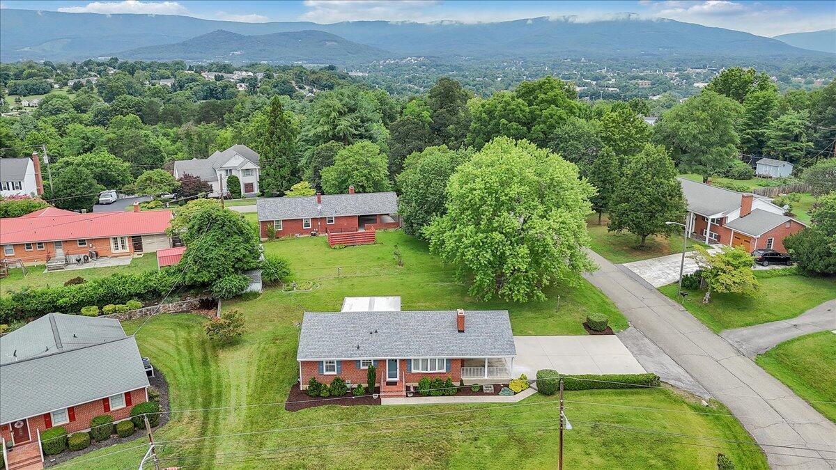 419 Diamond Road Salem, VA 24153 - Photo 54 of 76 06-DJI_20250710100251_0025_D