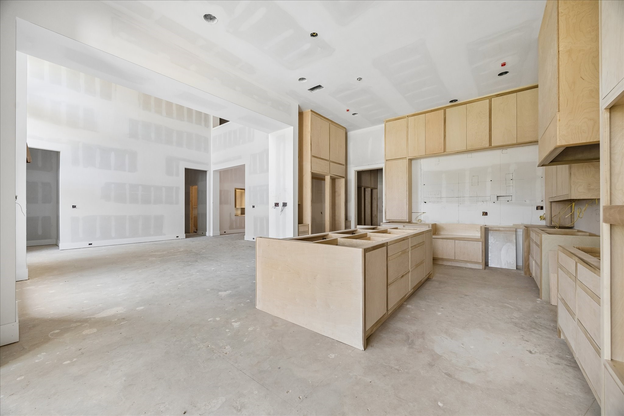 9050 Elizabeth Road Houston, TX 77055 - Photo 9 of 40 a large kitchen with stainless steel appliances cabinets and a sink
