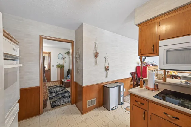 $349,000 | 7398 Tempo Terrace Northeast, Fridley, MN 55432