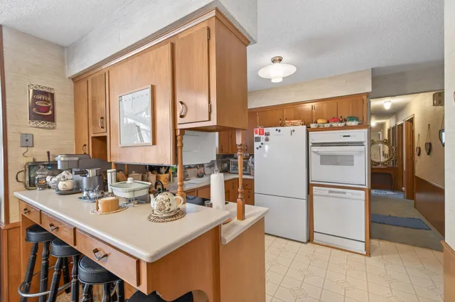 $349,000 | 7398 Tempo Terrace Northeast, Fridley, MN 55432