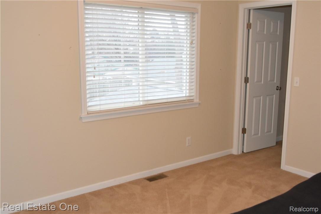 3185 Gerald Avenue Rochester, MI 48307 - Photo 26 of 27 21.JPG