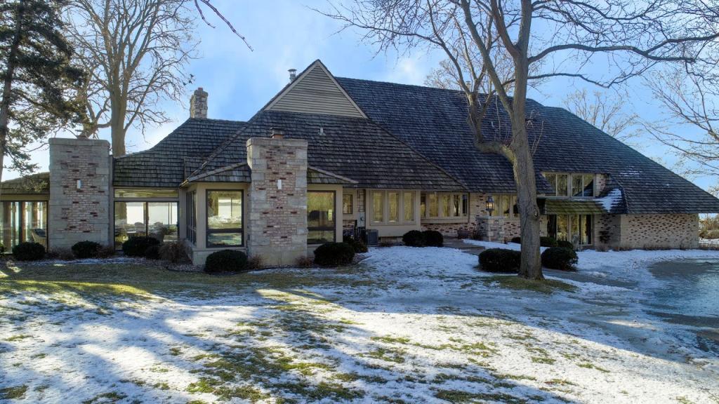 578 Harrington Road Wayzata, MN 55391 - Photo 1 of 29 Gallery Image 1