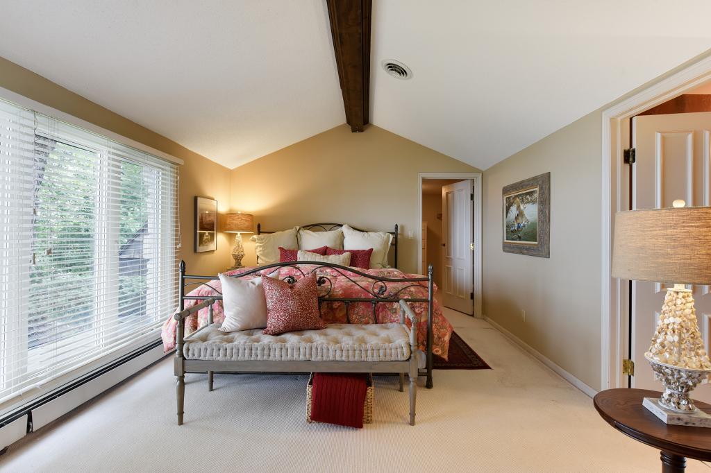 578 Harrington Road Wayzata, MN 55391 - Photo 15 of 29 Gallery Image 15
