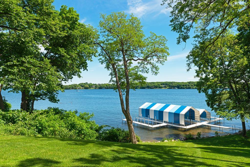578 Harrington Road Wayzata, MN 55391 - Photo 3 of 29 Gallery Image 3