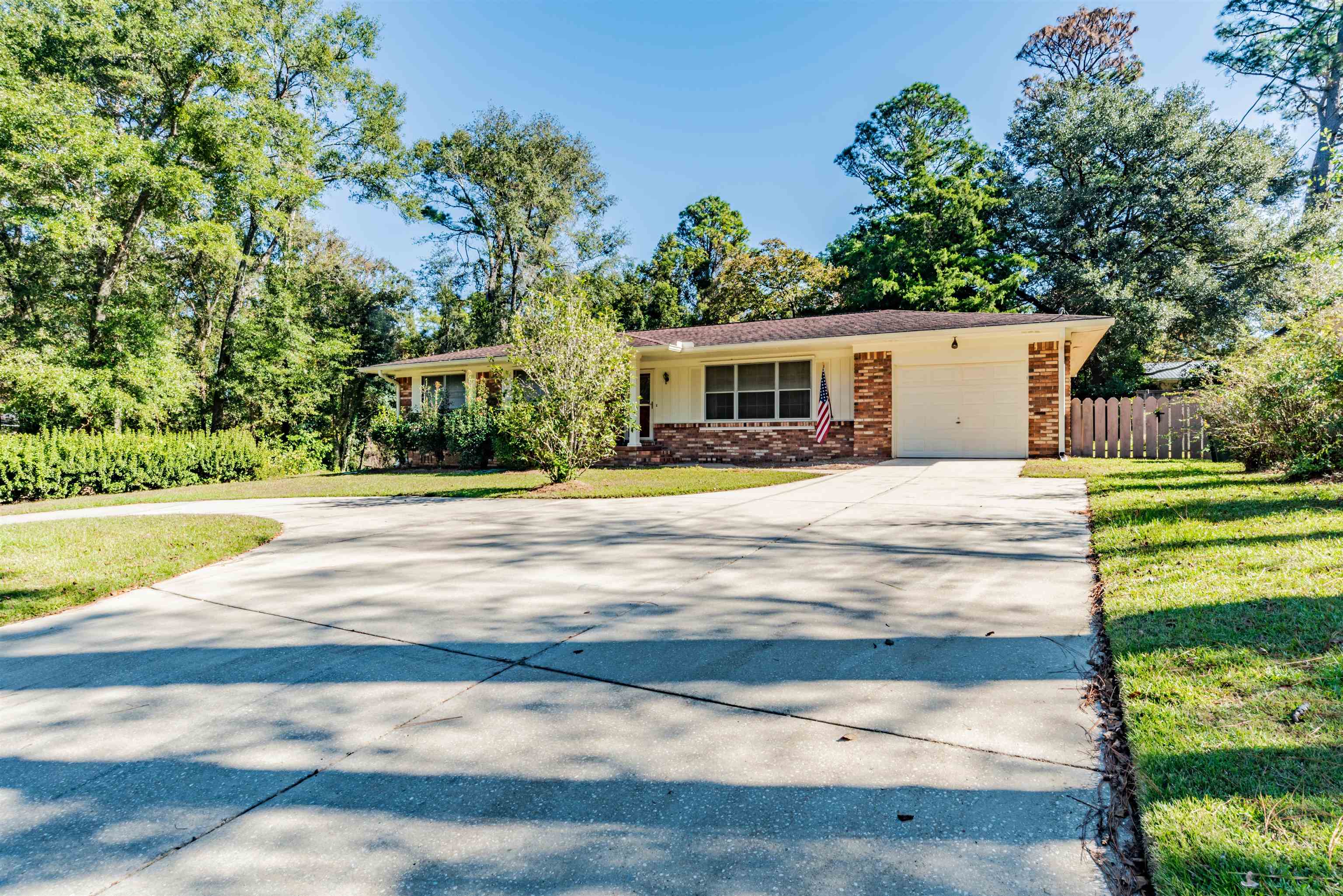 406 North Ingleside Street Fairhope, AL 36532 - Photo 2 of 29