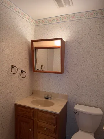 $1,500 | 1321 West Main Street, Unit 301, Lake Geneva, WI 53147