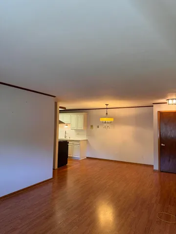 $1,500 | 1321 West Main Street, Unit 301, Lake Geneva, WI 53147