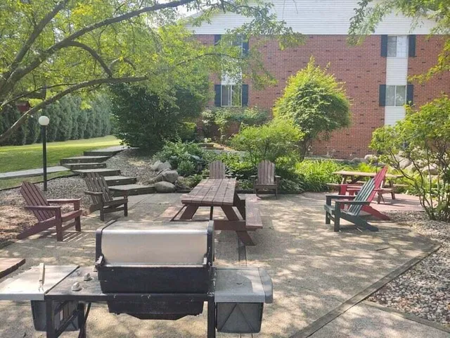 $1,500 | 1321 West Main Street, Unit 301, Lake Geneva, WI 53147