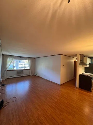 $1,500 | 1321 West Main Street, Unit 301, Lake Geneva, WI 53147